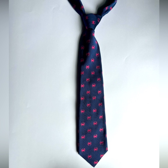 Vineyard Vines Crab Pattern Silk Tie - Picture 7 of 7